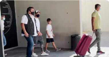 ليونيل ميسي يعود إلى برشلونة لقضاء عطلة نهاية الأسبوع.. فيديو