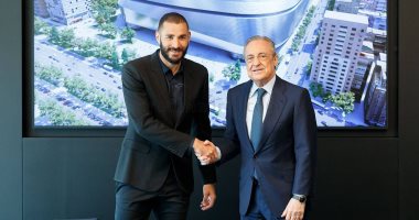 بنزيما: الاستمرار مع ريال مدريد متعة وألعب من أجل صناعة التاريخ