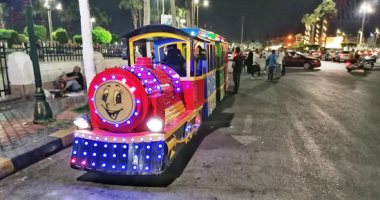 طفطف بـ"5 جنيه" على ضفة قناة السويس.. رحلة أى حد يتمناها.. فيديو وصور