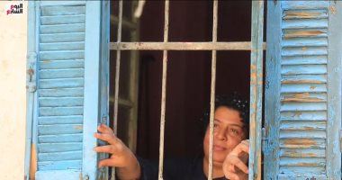أجدع مَعلمة فى مصر عسلية بالجلابية الصعيدى.. علامة في سوق الجمعة (فيديو)
