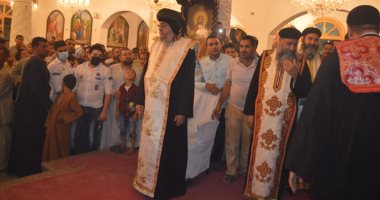الأنبا يواقيم يترأس صلوات عيد العذراء مريم بإسنا وسط إجراءات مشددة.. صور