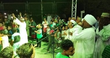"ثقافة أسوان" تقدم عروضا فنية لفرقة توشكى التلقائية بالعتمور.. صور