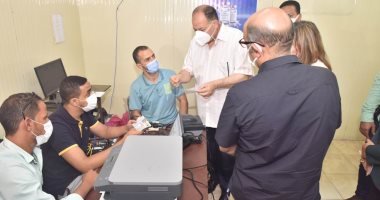 تخصيص 13 مركزا طبيا للتطعيم ضد فيروس كورونا بحملة "اطعم واطمن" بأسيوط