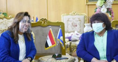 وزيرة الثقافة تلتقى محافظ دمياط وتناقش العديد من المشروعات الإبداعية