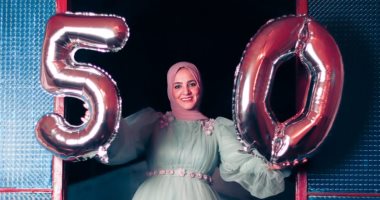 تجاوز المشاكل كلمة السر.. أولاد "هالة" احتفلوا بعيد ميلادها الـ50 بفوتوسيشن شبابي