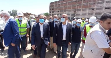 محافظ الغربية يستعرض نسب تنفيذ مشروعات "حياة كريمة".. لايف وصور