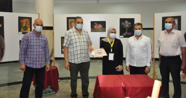 رئيس جامعة كفر الشيخ يفتتح معرض الفنون التشكيلية لطلاب مركز الفنون.. صور