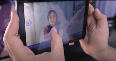 بطاقة الرقم القومى فى زمن التكنولوجيا.. الأحوال المدنية تستحدث "تابلت متحرك" لاستخراج البطاقات فى المنازل.. يوفر الوقت والجهد ويحقق الراحة.. وتوجيه سيارات متنقلة بالطاقة الشمسية تستهدف مواطنى المدن الجديدة