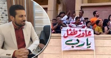 جدعنة المصريين.. قبطى يرفع لافتة عايز طفل يارب.. والمصريون ينشرونها على "فيس بوك" بكثافة.. وطبيب مسلم يتكفل بالعلاج: مستعد لتحمل تكاليف العملية وتحقيق أمنية أخى المسيحى.. ويكشف تفاصيل بدء الإجراءات.. فيديو وصور