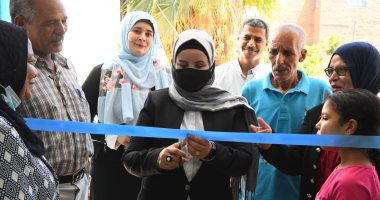 السكرتير العام المساعد لمحافظة قنا تفتتح معرضا للأسرة المنتجة