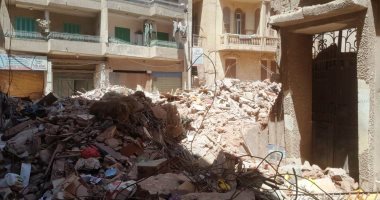 إزالة 9 عقارات مجاورة للمنزل المنهار بدمنهور حرصا على أرواح المواطنين ..لايف