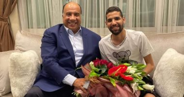 شاهد.. أول ظهور لمؤمن زكريا بعد أزمته الصحية