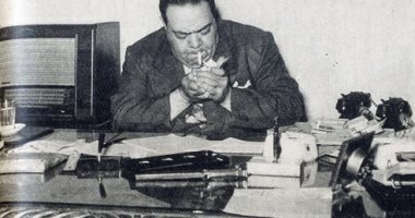 100 صورة .. كامل الشناوى "المثقف" كما يتخيله القراء والكتَّاب