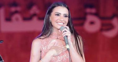 أنغام تشيد بـ كارمن سليمان بعد غنائها "ياريتك فاهمنى".. فيديو