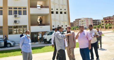 عام جديد سعيد تنتظره جامعة الأقصر فى 2021/2022.. الجامعة تضع اللمسات النهائية على كليات الطب والتربية والعلوم تمهيدا لبدء الدراسة فيها رسمياً.. ومخطط إقامة مستشفى جامعى لخدمة الطلاب يرى النور قريبا.. صور