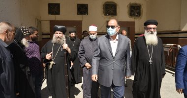 محافظ أسيوط يزور دير "مريم العذراء" للتهنئة بذكرى رحلة العائلة المقدسة.. صور