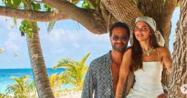 كريم فهمي وزوجته فى صور رومانسية بمالديف..وأحمد فهمي:أنتو فى جنينة الأورمان