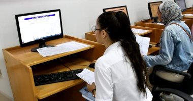 إقبال على مكتب تنسيق جامعة القناة فى اليوم الأخير للمرحلة الأولى.. صور