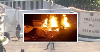 العالم هذا الصباح.. سقوط مروحية بالمكسيك على متنها 20 شخصا بينهم مسئول بالحكومة.. حريق فى ريف القنيطرة بسوريا بعد سقوط قنابل إسرائيلية مضيئة.. مقتل شرطيين على يد مهاجم بمحيط السفارة الفرنسية فى تنزانيا