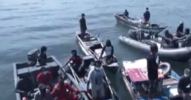 إندونيسيا تنظم حملة تطعيم ضد كورونا فى البحر لسكان الجزر النائية