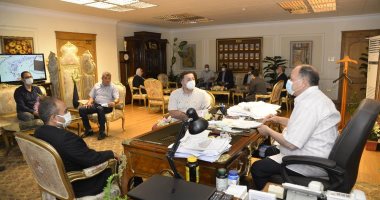 محافظ أسيوط يناقش تطوير المناطق غير المخططة بمركزى أبنوب وساحل سليم