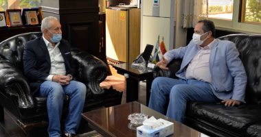 محافظ الأقصر يبحث خطط المدارس الجديدة مع مسئولى الأبنية التعليمية