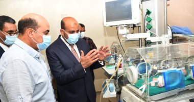 محافظ أسوان يفتتح قسم الحضانات الجديد للمبتسرين بالمستشفى الجامعى.. صور