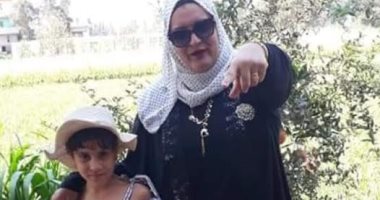 "رانسى" طفلة عمرها 10 سنوات تتفوق في إلقاء الشعر الوطني والديني.. فيديو