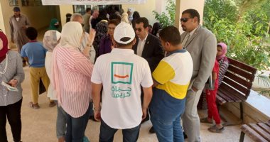 قافلة طبية مجانية لأهالى برج العرب ضمن مبادرة "حياة كريمة".. صور