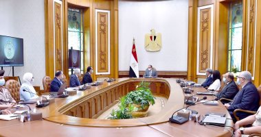الرئيس السيسي يعقد اجتماعا موسعا مع رئيس الحكومة و7 وزراء.. ويوجه بالتدقيق الشديد فى كافة الإجراءات المتعلقة بالوجبات المدرسية تأسيساً لنظام صحى سليم للأجيال الصاعدة