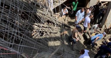 محافظ الإسماعيلية يحيل المتسببين فى حادث انهيار منزل مخالف للنيابة العامة.. صور