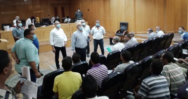 حملة تطعيم للعاملين بمحافظة الأقصر والإدارات التابعة لها بلقاح فيروس كورونا