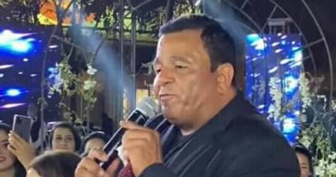 جمهور "محمد فؤاد" ينهي الجدل بالصورة الحقيقية: "شعره على ورا"
