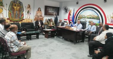 لجنة مقابلات من التعليم والجامعة لاختيار مديري المدارس الجدد بأسوان