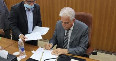 محافظ جنوب سيناء يصدق على 43 حالة تصالح فى مخالفات البناء بدهب وأبو زنيمة
