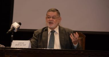 "الخرباوى" لطلاب جامعة القاهرة: الإخوان استخدمت الشائعات للسيطرة على الشباب