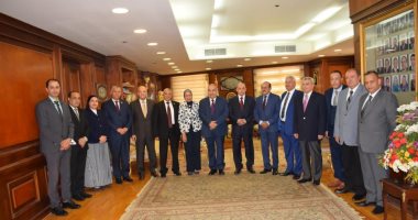 رئيس المحكمة الدستورية: النيابة الإدارية إحدى ركائز العدالة المصرية.. صور