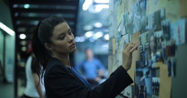 سينتيا خليفة ضابط شرطة أمام مكسيم خليل فى مسلسل " 8 أيام"