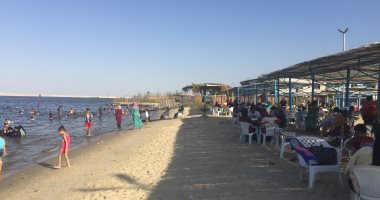 شاهد إقبال المصطافين من كل المحافظات على شواطئ الإسماعيلية.. فيديو وصور 