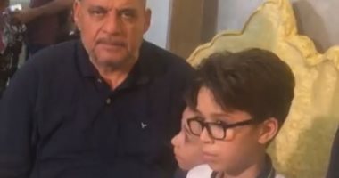 وفود شعبية ورسمية تحتفل بعودة الطفل زياد.. بوكيه ورد من رئيس مدينة المحلة