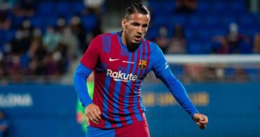 برشلونة يعلن رحيل لاعبه راى ماناج إلى سبيزيا الإيطالى على سبيل الإعارة