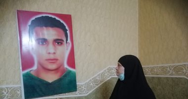 فى ذكرى وفاته الــ 15 .." اليوم السابع" فى منزل ومقبرة نجم الأهلى الراحل محمد عبد الوهاب.. والدته: ودعنى قبل وفاته بليلة وأهدانى صوره وقال لى خليها للذكرى.. وكابتن سيد عبد الحفيظ ولاعبى الأهلى دائمى التواصل معى