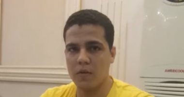 فيديو.. حكاية شاب يبهر العالم  فى تقليد مشاهير قراء القرآن الكريم