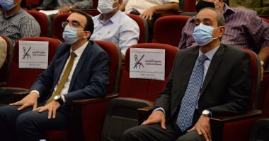 محافظ الإسماعيلية يدشن مؤتمر تأهيل المساقى والتحول للرى الحديث..صور