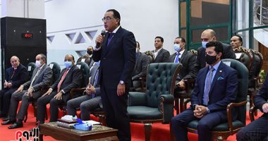 رئيس الوزراء يصل استاد القاهرة لافتتاح بطولة العالم للناشئين لدراجات المضمار