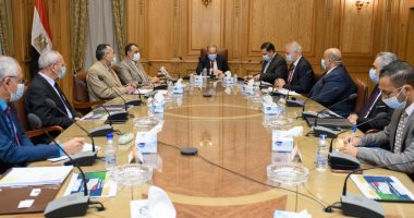 وزير الإنتاج الحربى يتابع مشروع تحويل المخلفات البلدية لطاقة كهربائية   