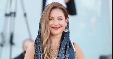 شاهد.. إطلالة الإعلامية اللبنانية ريا أبي راشد فى افتتاح مهرجان فينيسيا