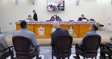 محافظ الوادى الجديد يعقد لقاء مع رجال الأعمال والمستثمرين.. اعرف التفاصيل
