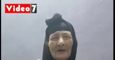 الحاجة حسنية.. جميلة جميلات الجمالية عمرها 85 عاما وأنجبت 10 أبناء ولديها 50 حفيدا