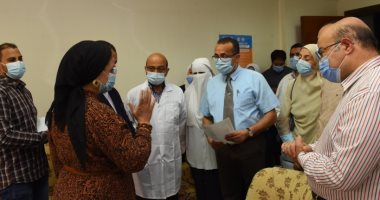 جامعة أسيوط: تطعيم 10 آلاف من العاملين وأعضاء هيئة التدريس والطلاب بلقاح كورونا